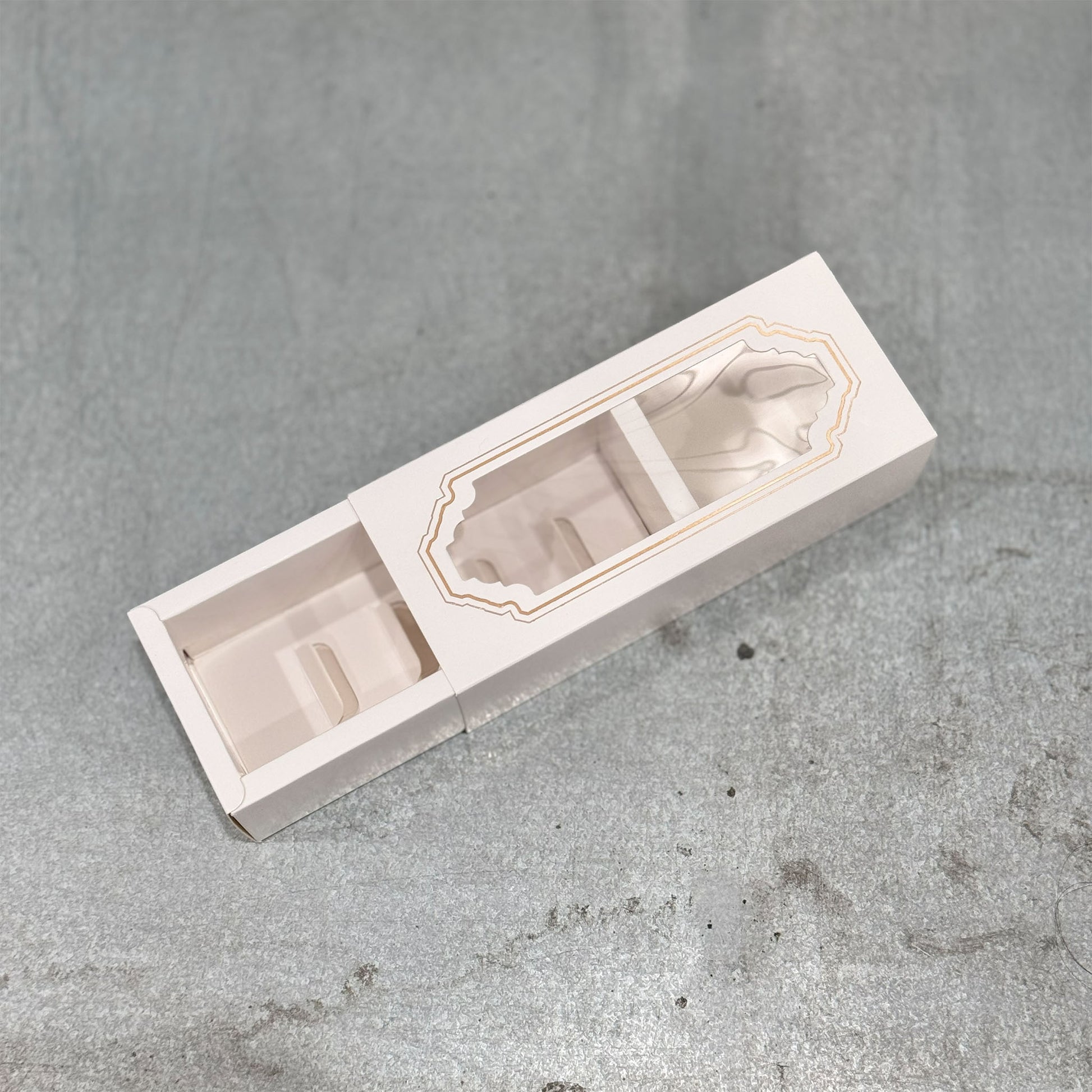 Macaron Box Solo Half-Open - Marah Design 