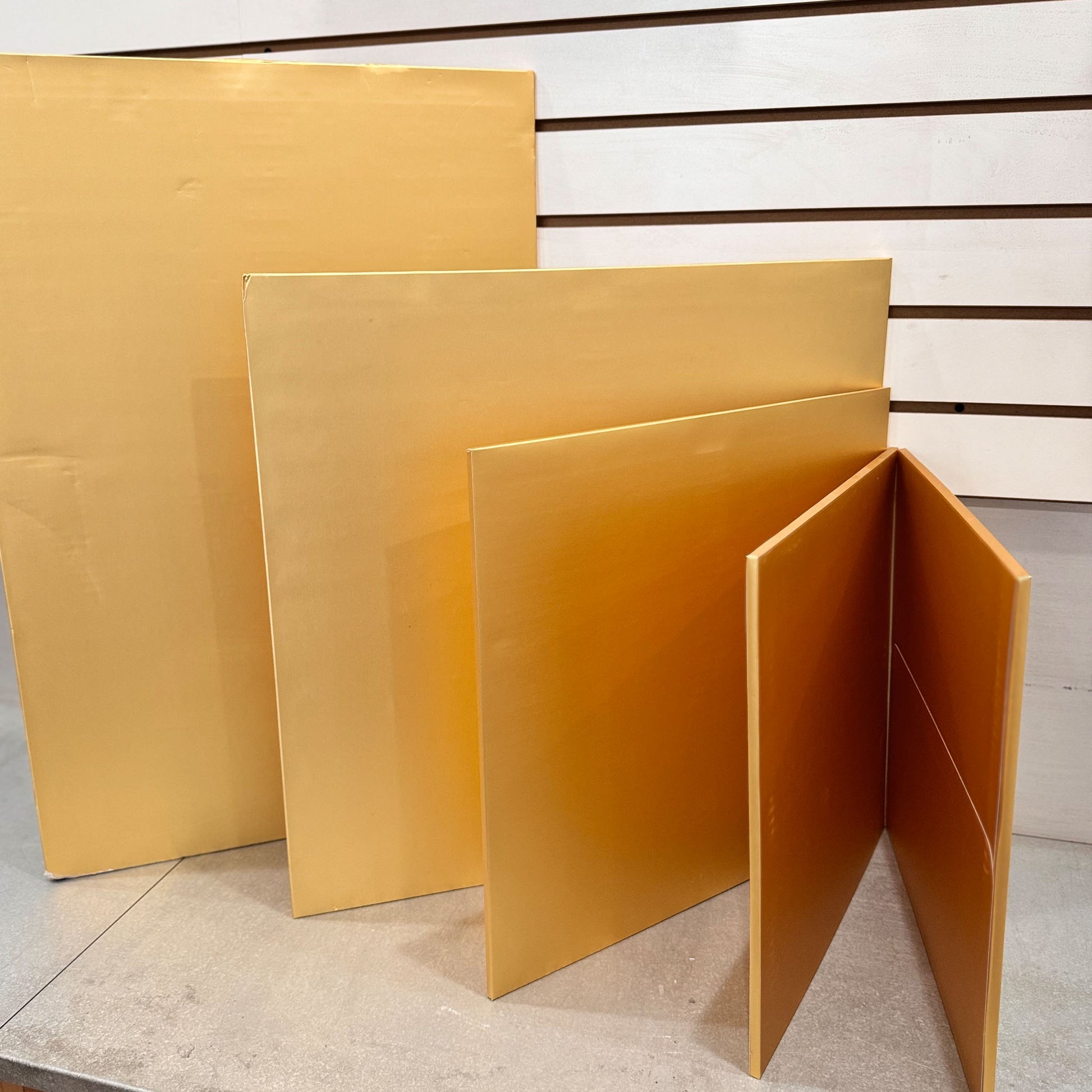 Marah Design cake boards gold squares display