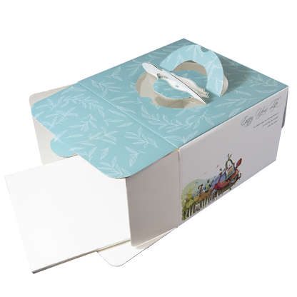 Marah Design cake boards white square - assembled cake box 