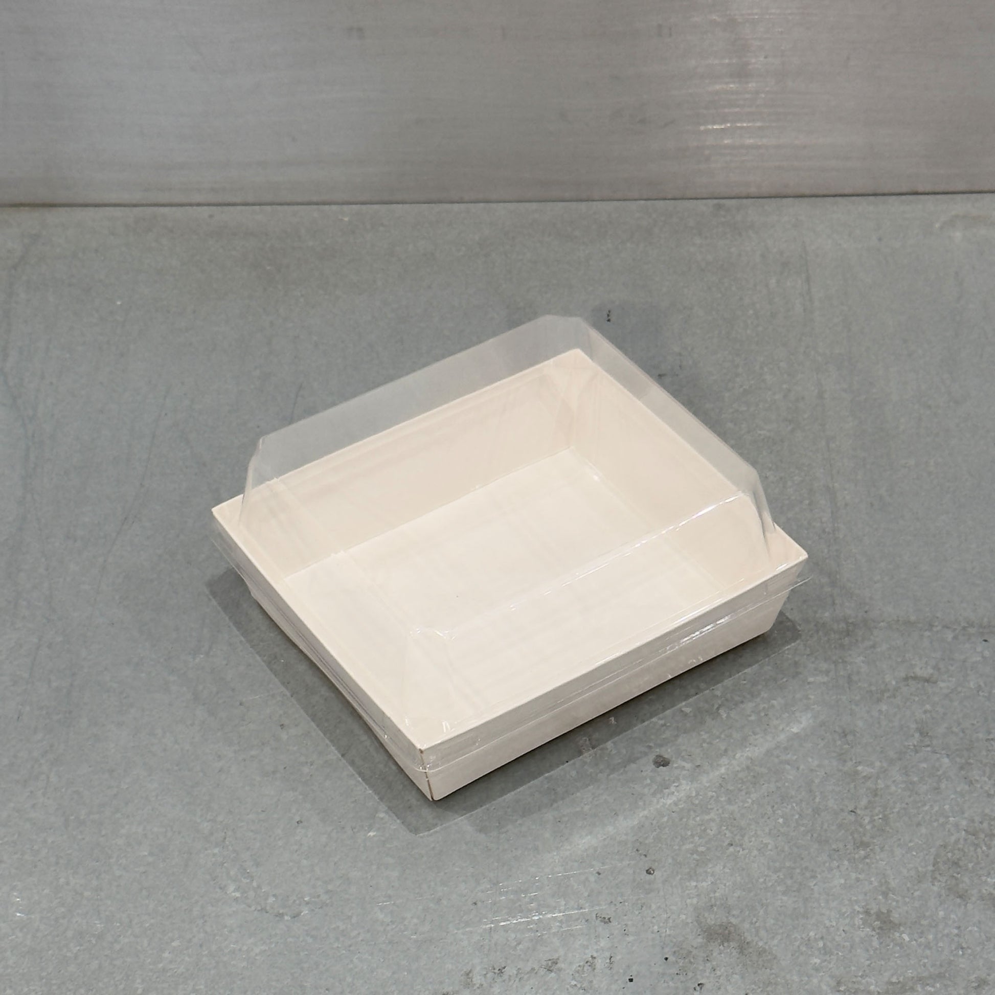 Marah Design plastic lunch boxes - square with lid on 