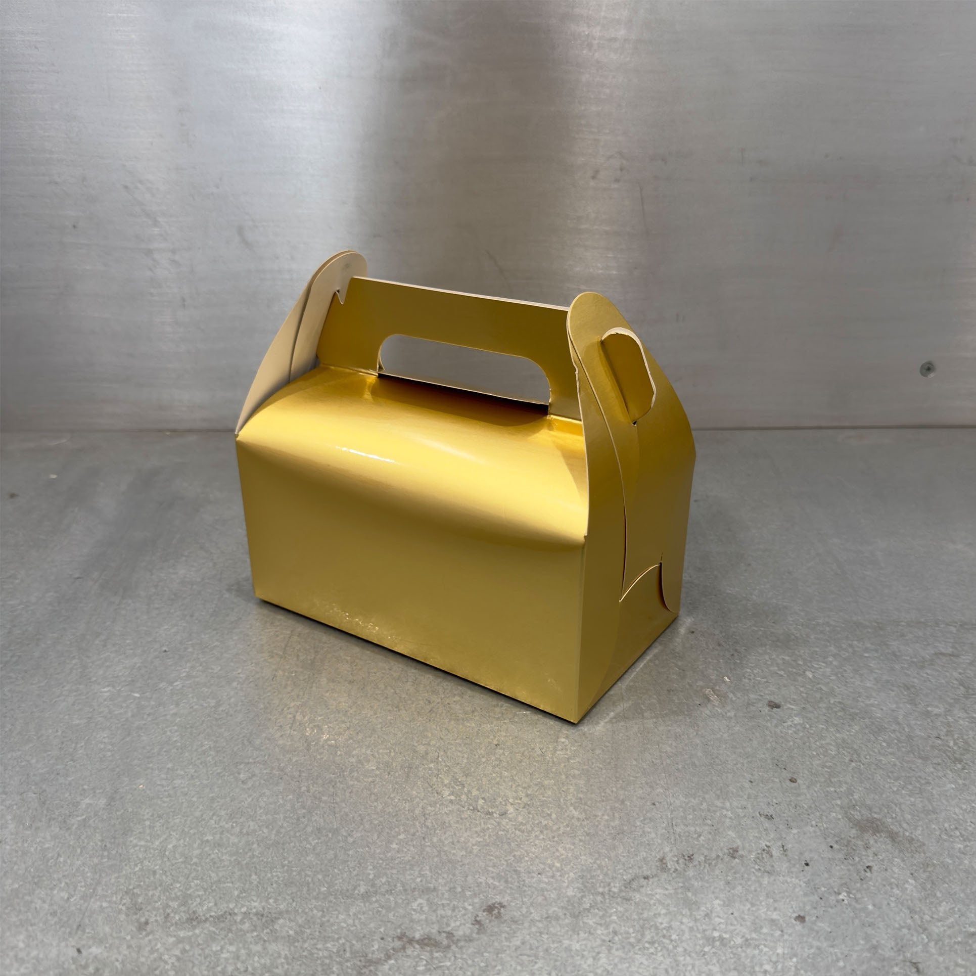 Solo Marah Design Pastry Bakery Box with Handles 
